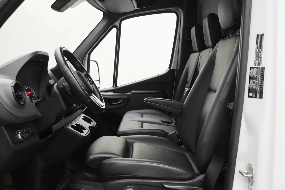 317 CDI L1H1 RWD Leer, 360° Camera, 3-Zits, Cruise, Standkachel, Apple Carplay, Trekhaak, 18''