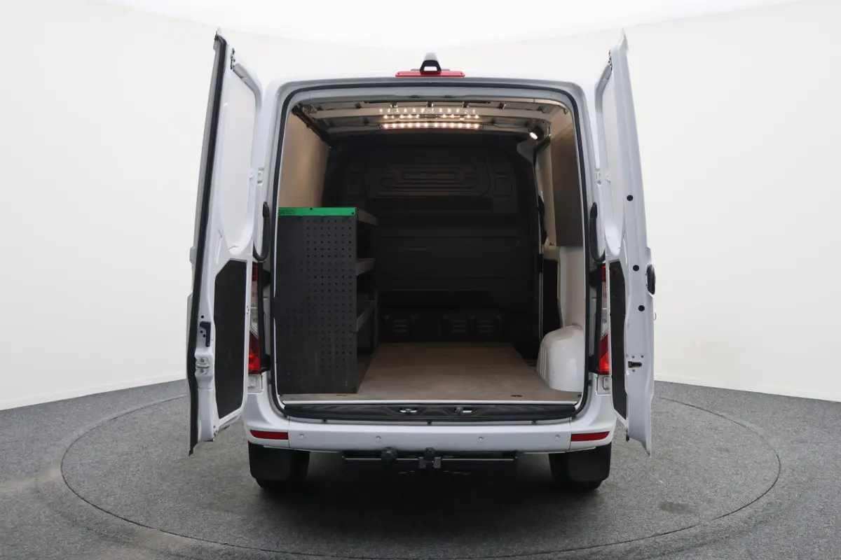 317 CDI L1H1 RWD Leer, 360° Camera, 3-Zits, Cruise, Standkachel, Apple Carplay, Trekhaak, 18''