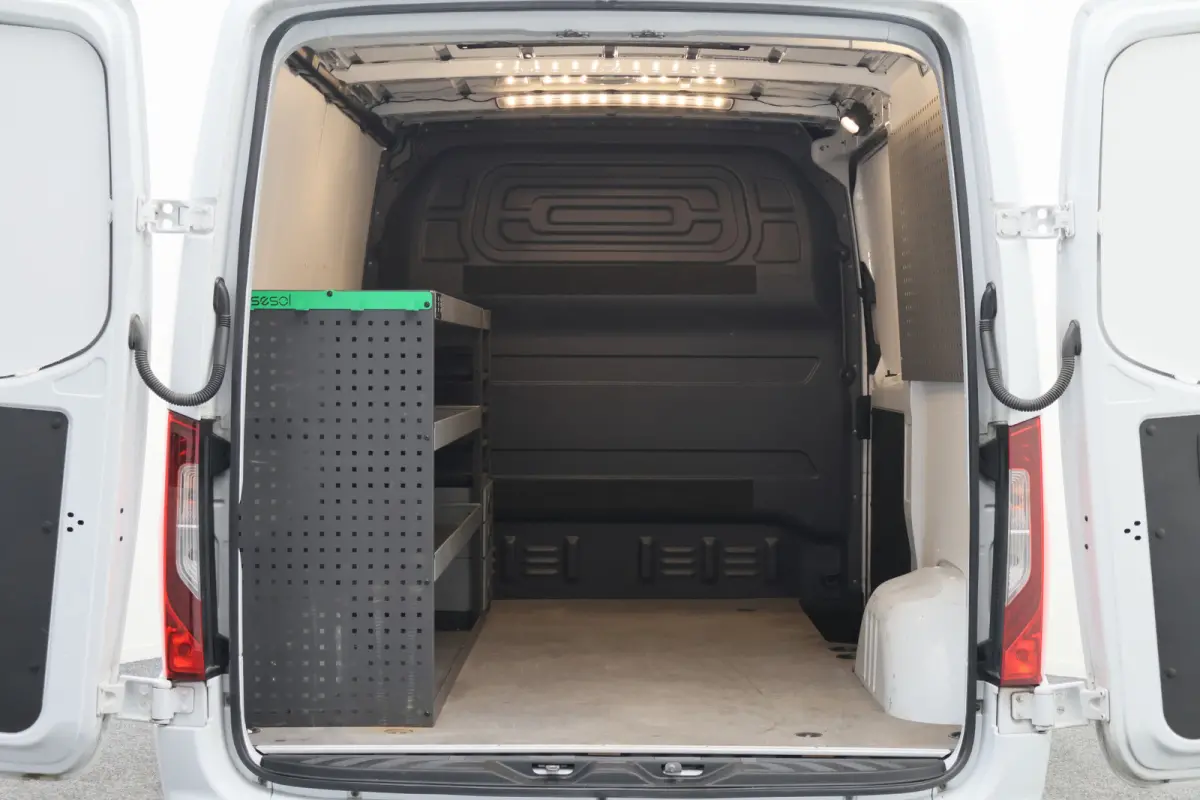 317 CDI L1H1 RWD Leer, 360° Camera, 3-Zits, Cruise, Standkachel, Apple Carplay, Trekhaak, 18''