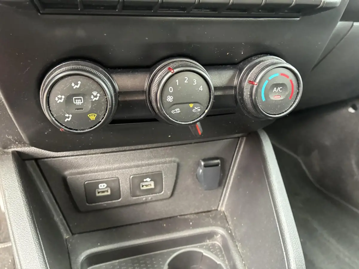 1.0 TCe 100 ECO-G Essential Apple Carplay