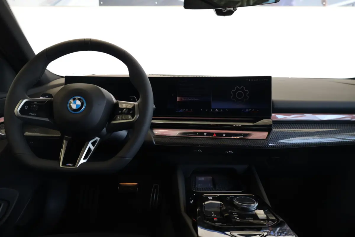 530e | M Sportpakket Pro | Panoramadak | Driving Assistant Plus | Stoelverwarming | Stoelventilatie | Trekhaak