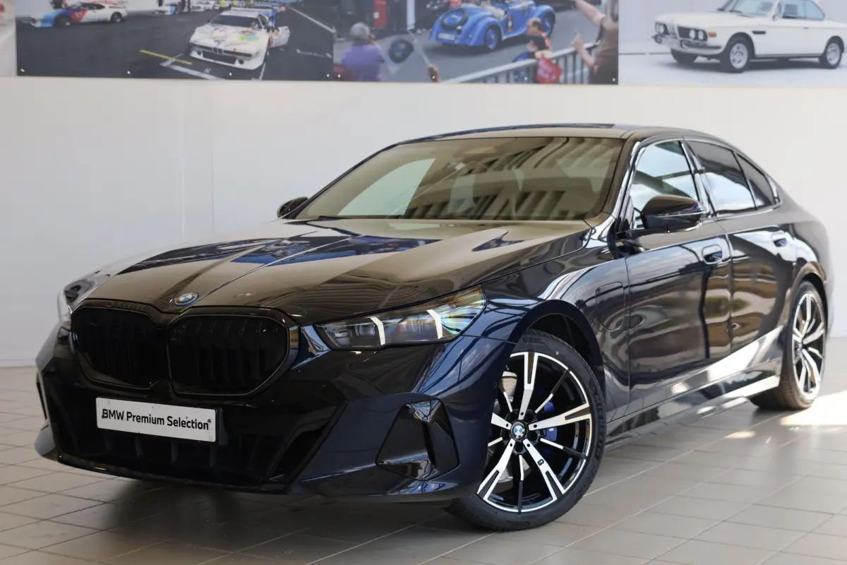 530e | M Sportpakket Pro | Panoramadak | Driving Assistant Plus | Stoelverwarming | Stoelventilatie | Trekhaak