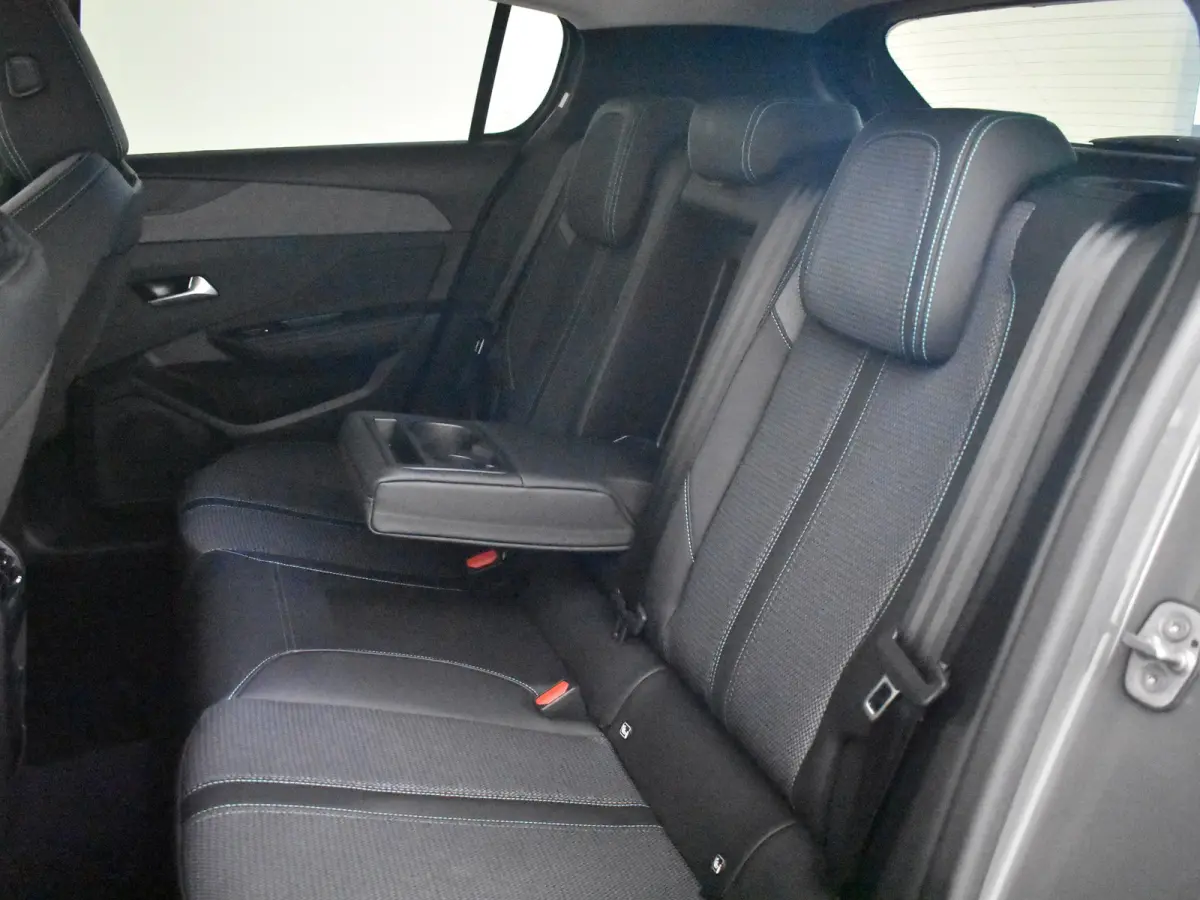 Allure EV 54 kWh | 1e eigenaar | Apple carplay | Achteruitrijcamera | Keyless | Navigatie | SToel/stuurverw | Cruise control adapt | Climate control | LED |DAB | 18"LMV