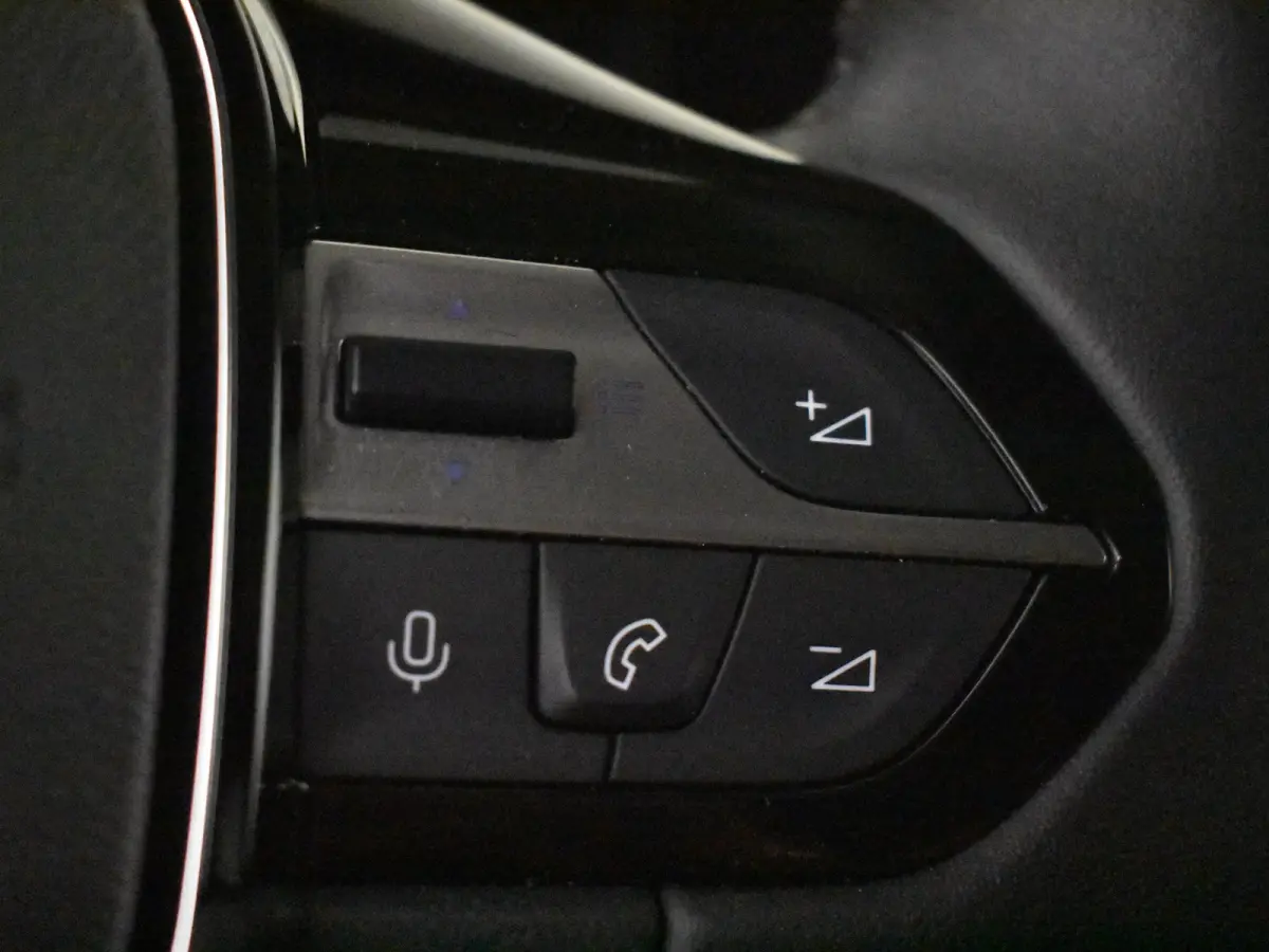 Allure EV 54 kWh | 1e eigenaar | Apple carplay | Achteruitrijcamera | Keyless | Navigatie | SToel/stuurverw | Cruise control adapt | Climate control | LED |DAB | 18"LMV