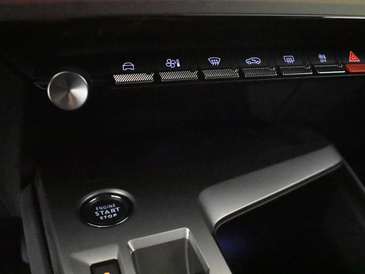 Allure EV 54 kWh | 1e eigenaar | Apple carplay | Achteruitrijcamera | Keyless | Navigatie | SToel/stuurverw | Cruise control adapt | Climate control | LED |DAB | 18"LMV