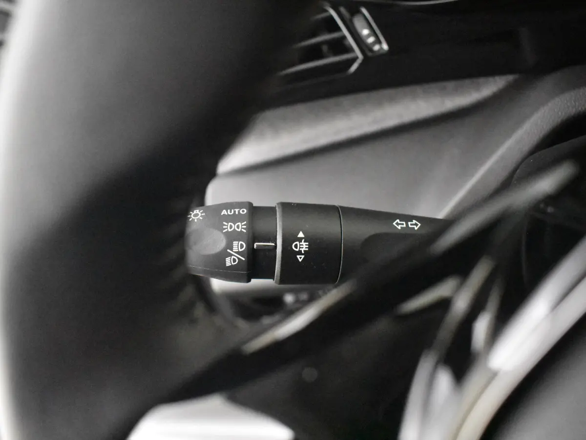 Allure EV 54 kWh | 1e eigenaar | Apple carplay | Achteruitrijcamera | Keyless | Navigatie | SToel/stuurverw | Cruise control adapt | Climate control | LED |DAB | 18"LMV