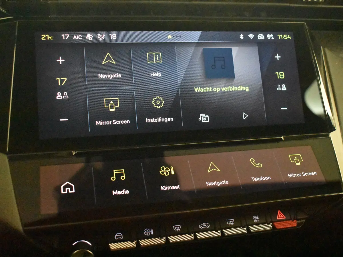 Allure EV 54 kWh | 1e eigenaar | Apple carplay | Achteruitrijcamera | Keyless | Navigatie | SToel/stuurverw | Cruise control adapt | Climate control | LED |DAB | 18"LMV