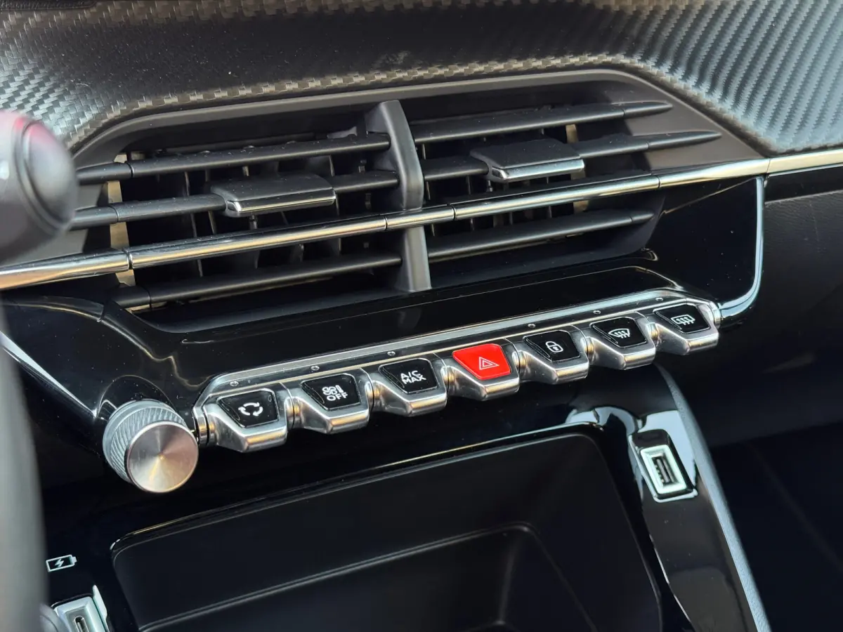 1.2 PureTech Active Pack | Achteruitrij Camera | Navigatie | Cruise Control | Elektrische Ramen Voor- en Achter