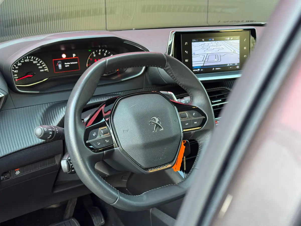 1.2 PureTech Active Pack | Achteruitrij Camera | Navigatie | Cruise Control | Elektrische Ramen Voor- en Achter