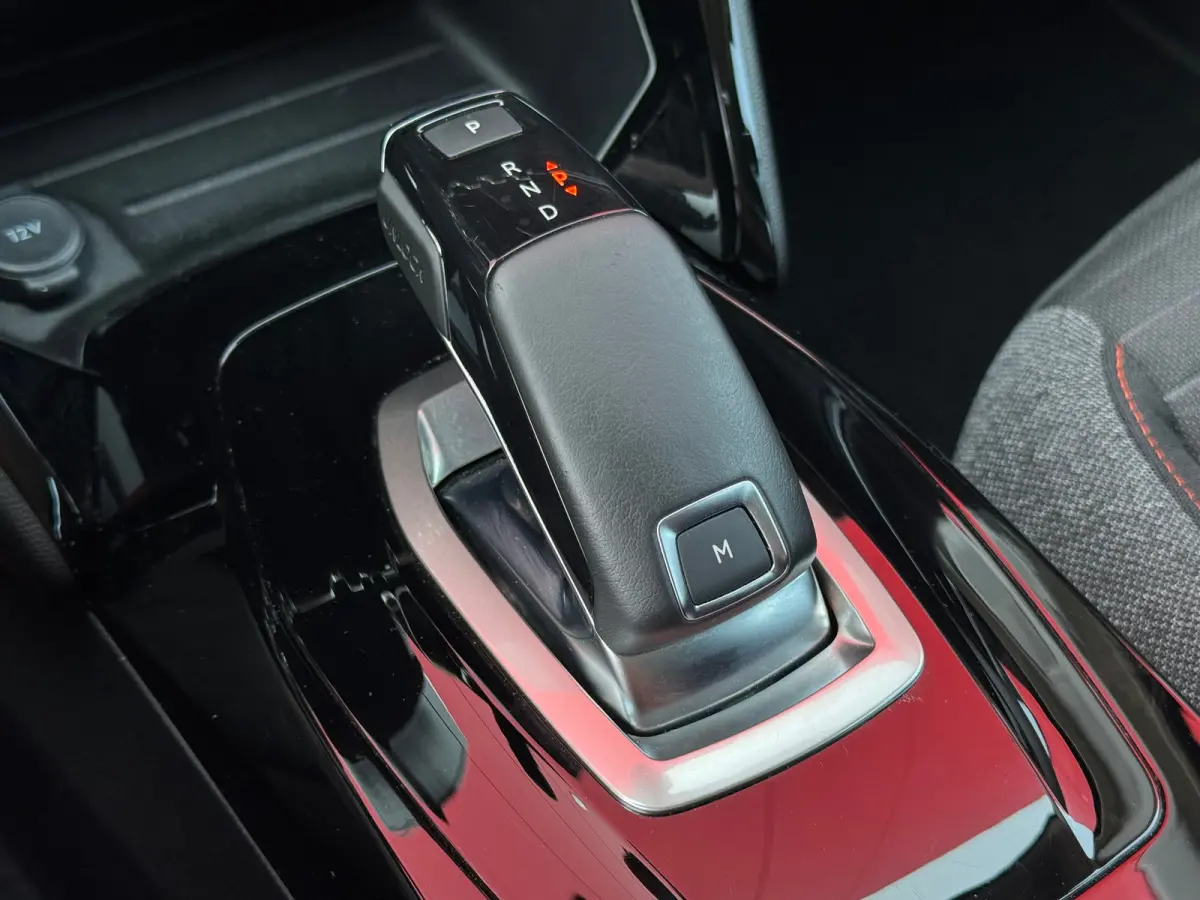 1.2 PureTech Active Pack | Achteruitrij Camera | Navigatie | Cruise Control | Elektrische Ramen Voor- en Achter