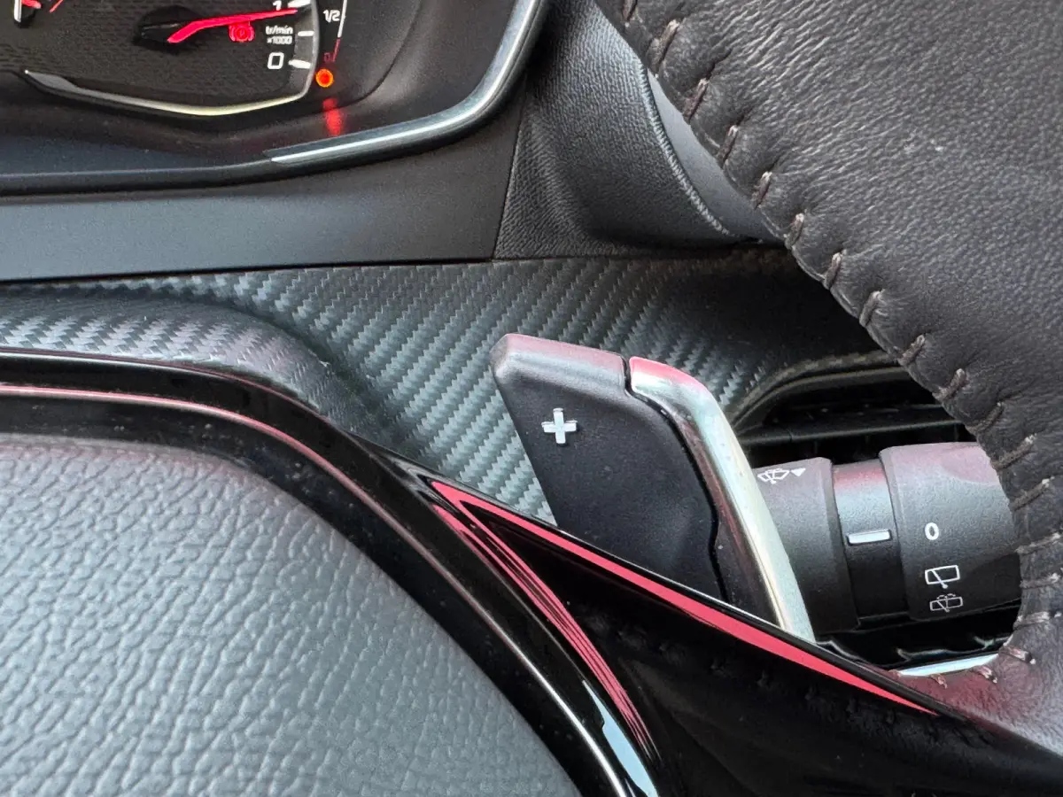 1.2 PureTech Active Pack | Achteruitrij Camera | Navigatie | Cruise Control | Elektrische Ramen Voor- en Achter