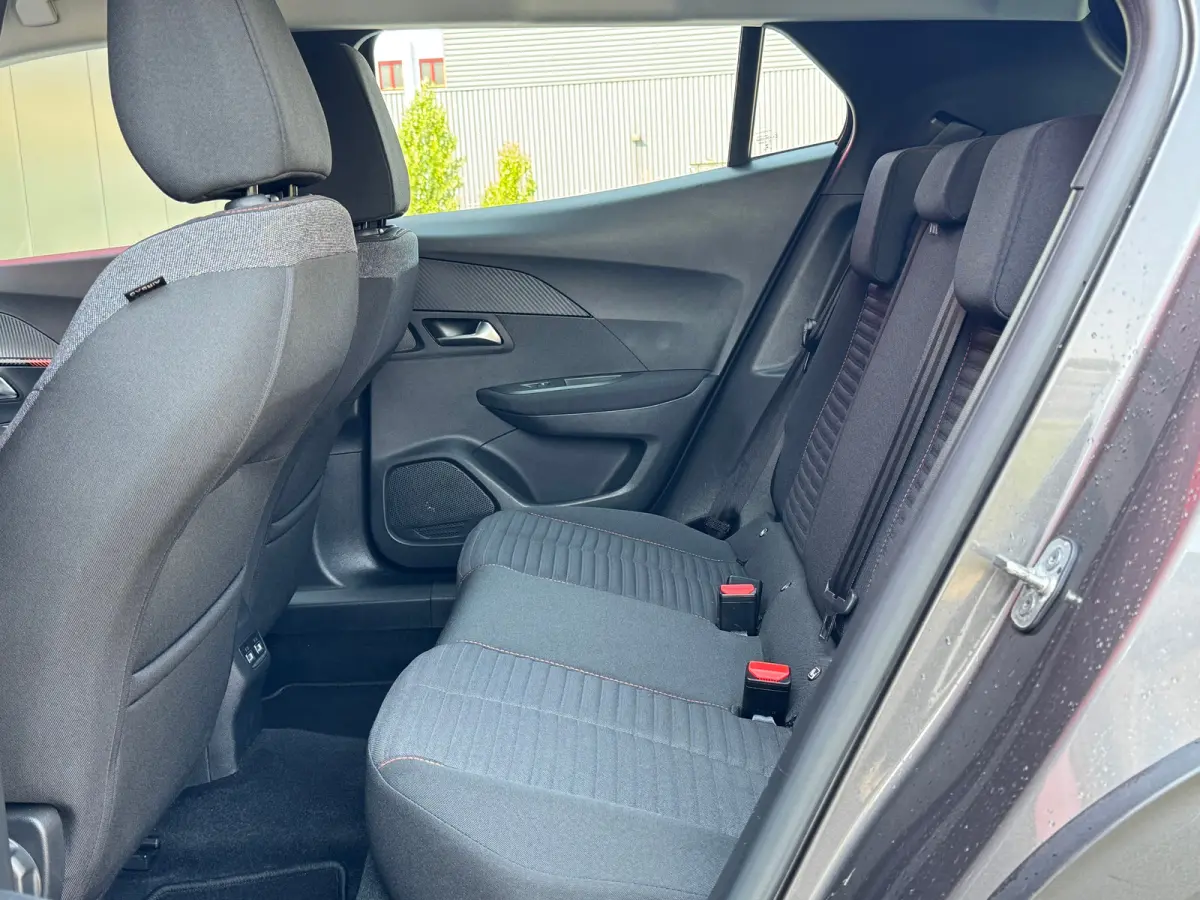 1.2 PureTech Active Pack | Achteruitrij Camera | Navigatie | Cruise Control | Elektrische Ramen Voor- en Achter