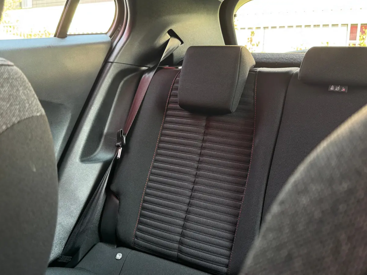 1.2 PureTech Active Pack | Achteruitrij Camera | Navigatie | Cruise Control | Elektrische Ramen Voor- en Achter