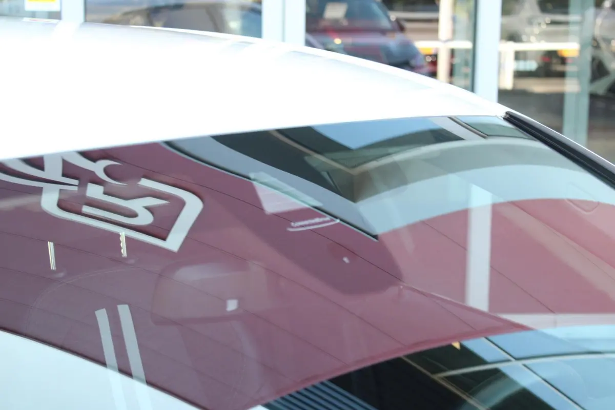 116i AUTOMAAT HIGH EXECUTIVE | DRAADLOZE APPLE CARPLAY/ANDROID AUTO | NAVIGATIE | PARKEERSENSOREN VOOR + ACHTER | SHADOW LINE | STOEL VERWARMING | CRUISE CONTROL | DAB+ RADIO | 17" LICHTMETA