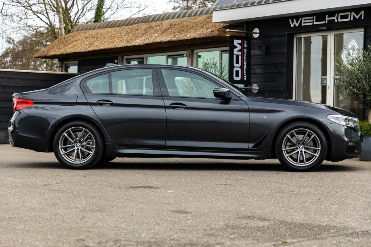 520i High Executive Edition I M-Sport I schuifdak I 1 ste eigenaar I comfortsoel I