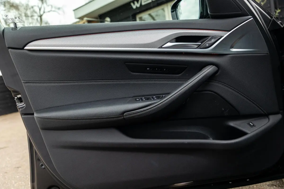 520i High Executive Edition I M-Sport I schuifdak I 1 ste eigenaar I comfortsoel I