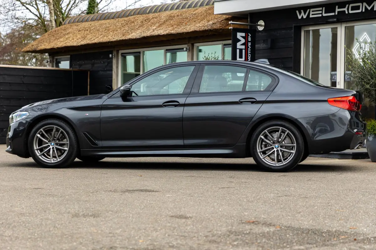 520i High Executive Edition I M-Sport I schuifdak I 1 ste eigenaar I comfortsoel I