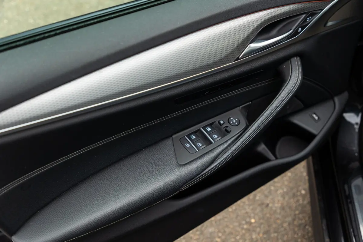520i High Executive Edition I M-Sport I schuifdak I 1 ste eigenaar I comfortsoel I