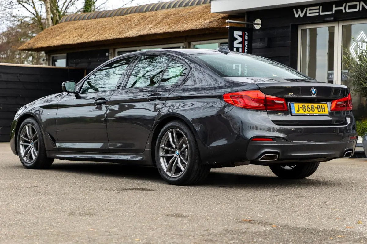 520i High Executive Edition I M-Sport I schuifdak I 1 ste eigenaar I comfortsoel I