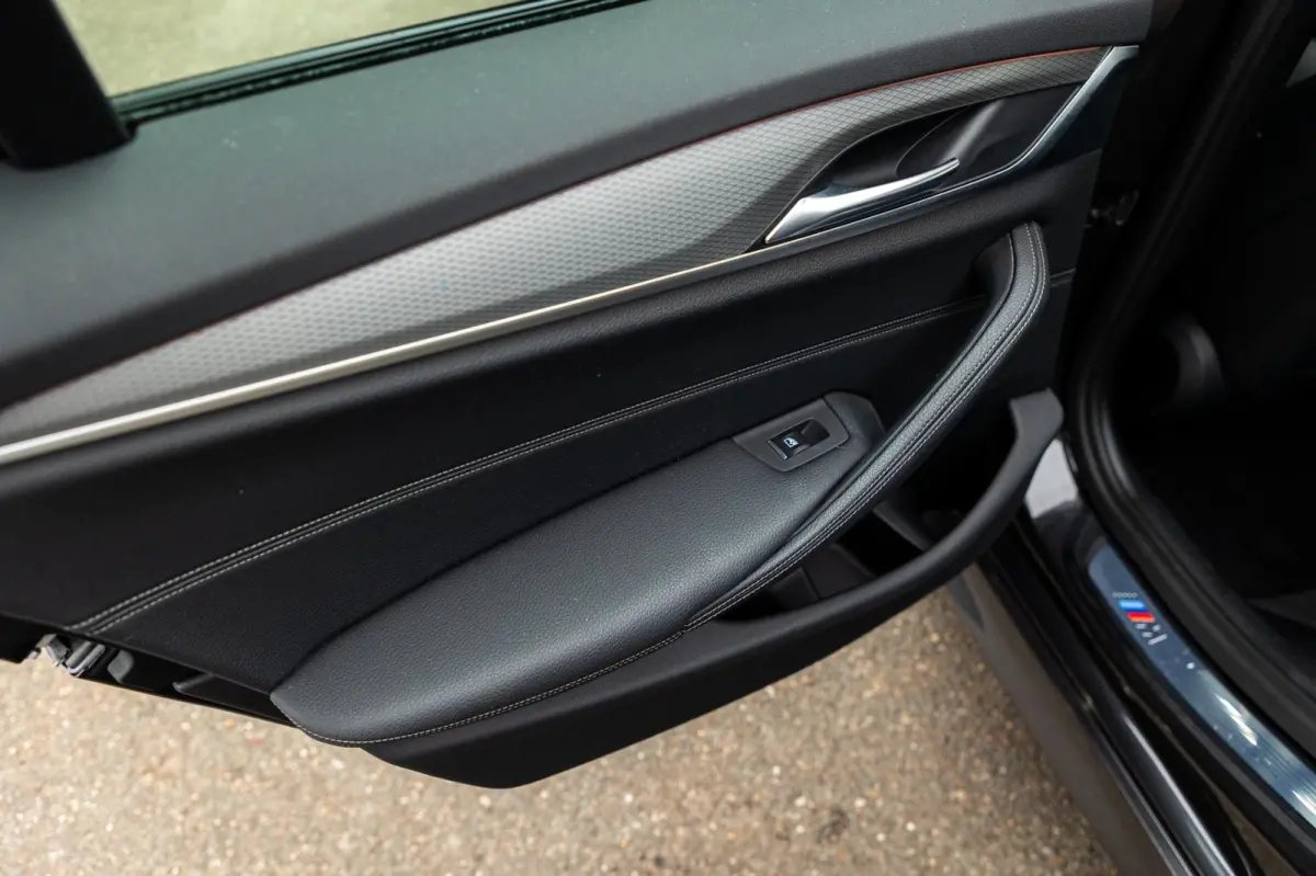 520i High Executive Edition I M-Sport I schuifdak I 1 ste eigenaar I comfortsoel I