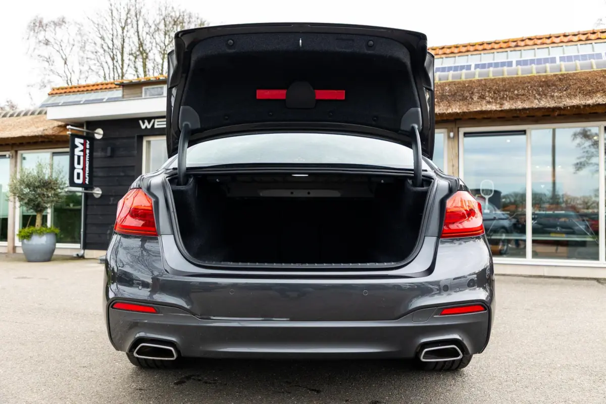 520i High Executive Edition I M-Sport I schuifdak I 1 ste eigenaar I comfortsoel I