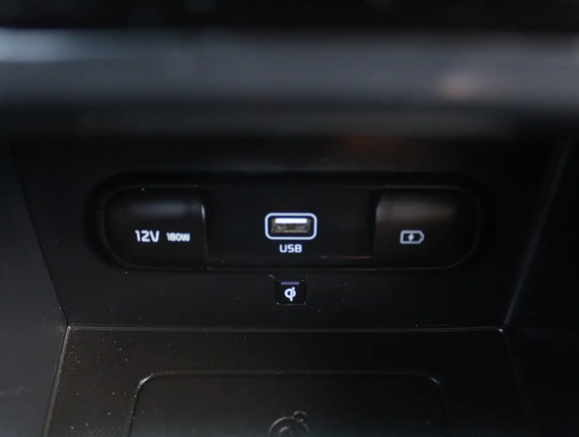 1.6 GDi PHEV DynamicLine CARPLAY | CAMERA | CLIMATE | LED | DAB | ADAPCRUISE | LMV16 | NAVI | LEER/STOF
