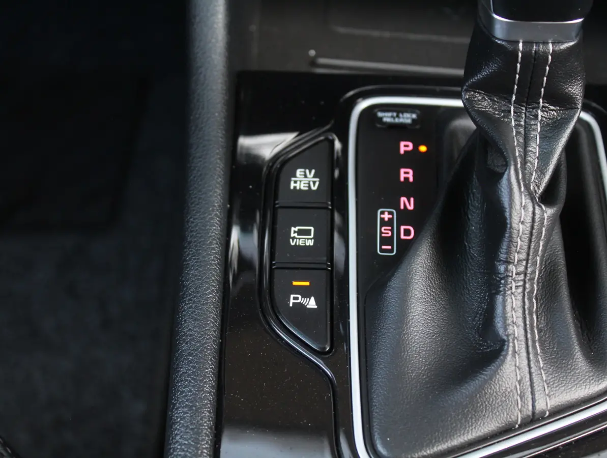 1.6 GDi PHEV DynamicLine CARPLAY | CAMERA | CLIMATE | LED | DAB | ADAPCRUISE | LMV16 | NAVI | LEER/STOF