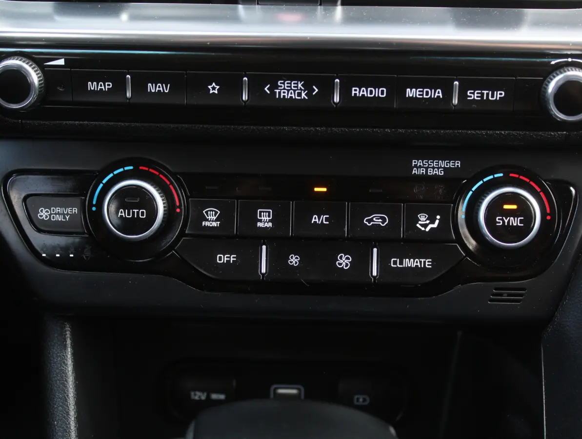 1.6 GDi PHEV DynamicLine CARPLAY | CAMERA | CLIMATE | LED | DAB | ADAPCRUISE | LMV16 | NAVI | LEER/STOF
