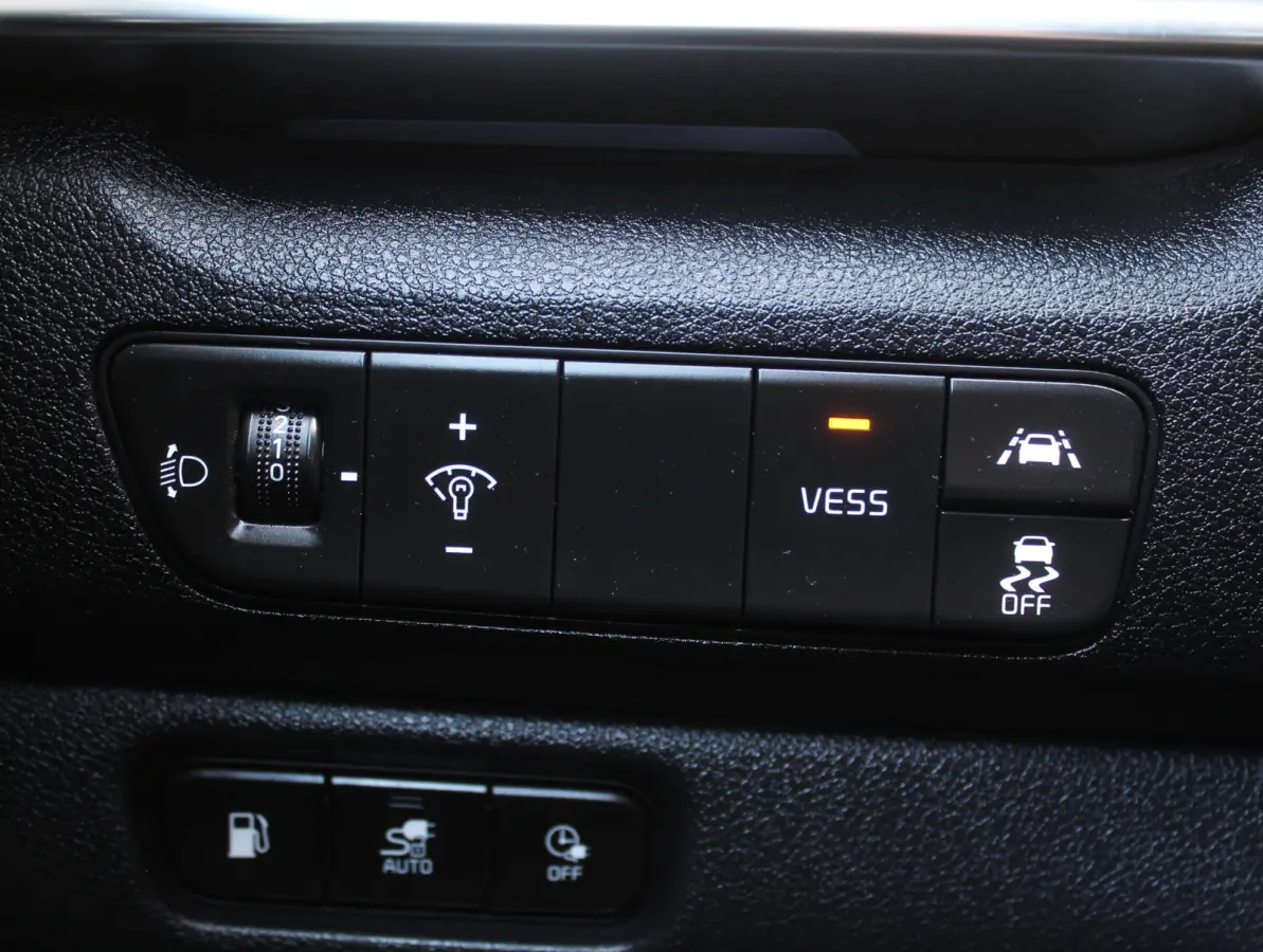 1.6 GDi PHEV DynamicLine CARPLAY | CAMERA | CLIMATE | LED | DAB | ADAPCRUISE | LMV16 | NAVI | LEER/STOF