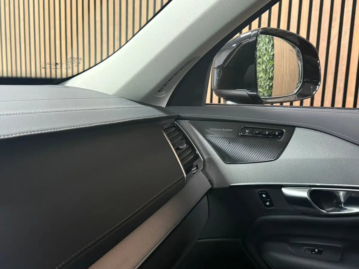 T8 AWD Recharge Plus Bright Long Range | Trekhaak | 360° Camera | Harman Kardon | All Season banden | 455pk | Adaptieve Cruise Control | Standkachel met Volvo On Call App |  Stoelverwarming
