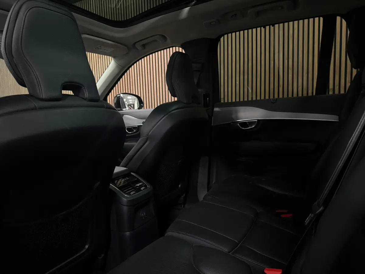 T8 AWD Recharge Plus Bright Long Range | Trekhaak | 360° Camera | Harman Kardon | All Season banden | 455pk | Adaptieve Cruise Control | Standkachel met Volvo On Call App |  Stoelverwarming