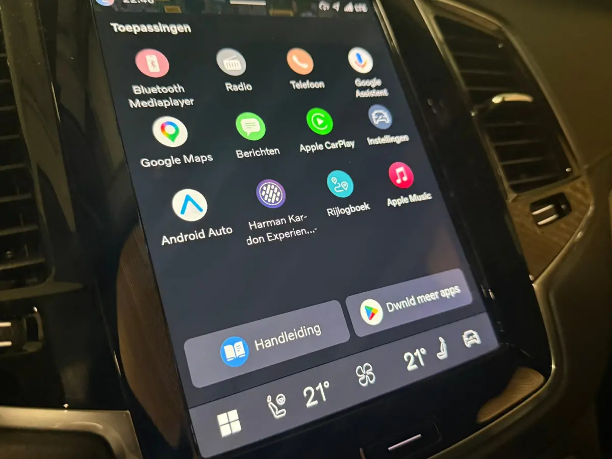 T8 AWD Recharge Plus Bright Long Range | Trekhaak | 360° Camera | Harman Kardon | All Season banden | 455pk | Adaptieve Cruise Control | Standkachel met Volvo On Call App |  Stoelverwarming