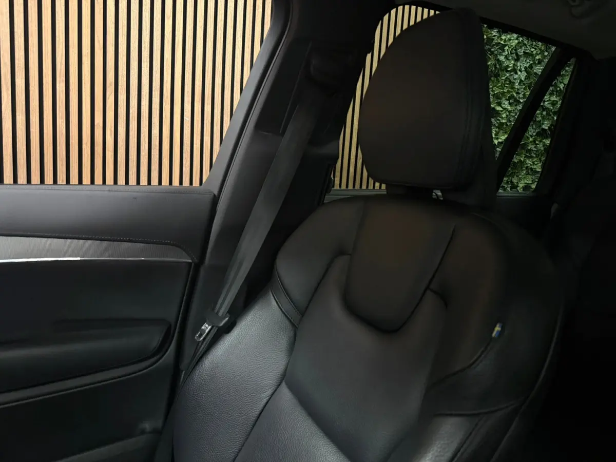 T8 AWD Recharge Plus Bright Long Range | Trekhaak | 360° Camera | Harman Kardon | All Season banden | 455pk | Adaptieve Cruise Control | Standkachel met Volvo On Call App |  Stoelverwarming