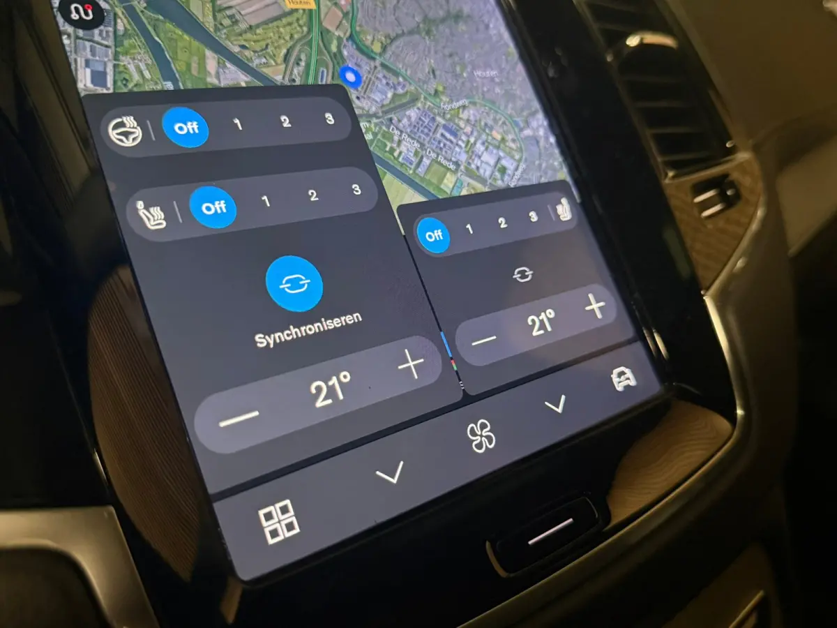 T8 AWD Recharge Plus Bright Long Range | Trekhaak | 360° Camera | Harman Kardon | All Season banden | 455pk | Adaptieve Cruise Control | Standkachel met Volvo On Call App |  Stoelverwarming