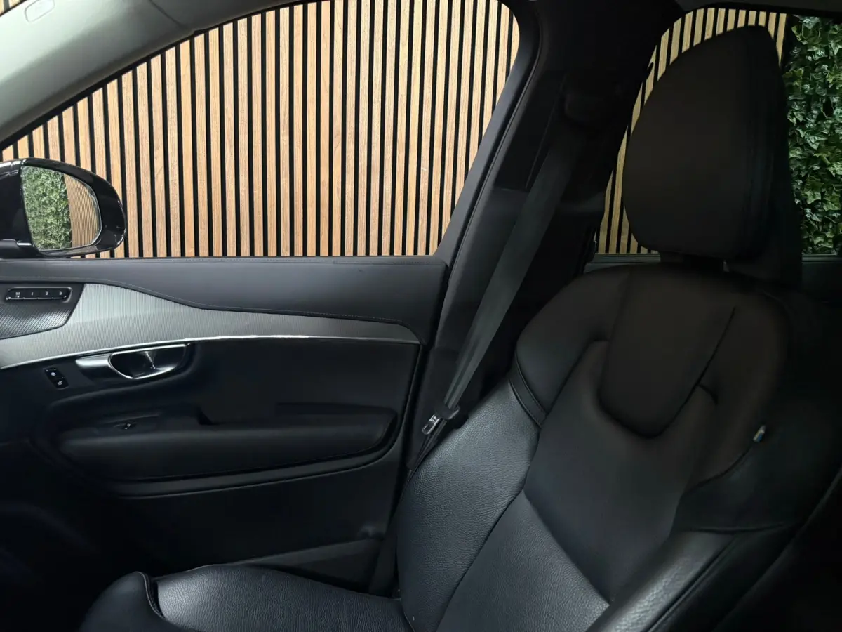 T8 AWD Recharge Plus Bright Long Range | Trekhaak | 360° Camera | Harman Kardon | All Season banden | 455pk | Adaptieve Cruise Control | Standkachel met Volvo On Call App |  Stoelverwarming