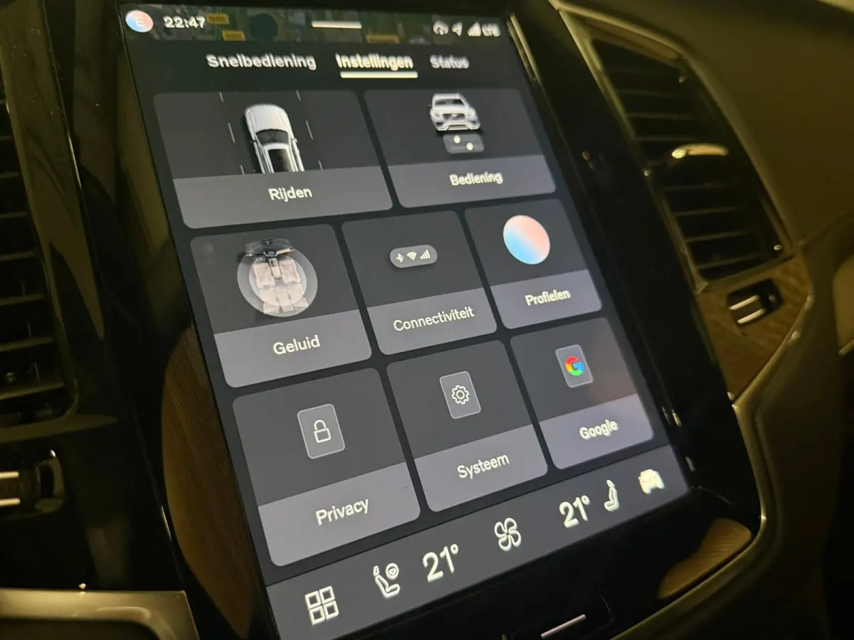 T8 AWD Recharge Plus Bright Long Range | Trekhaak | 360° Camera | Harman Kardon | All Season banden | 455pk | Adaptieve Cruise Control | Standkachel met Volvo On Call App |  Stoelverwarming
