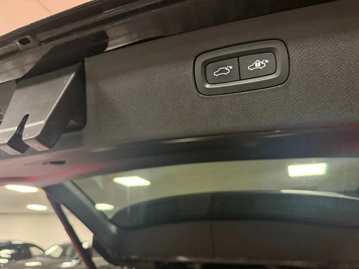 T8 AWD Recharge Plus Bright Long Range | Trekhaak | 360° Camera | Harman Kardon | All Season banden | 455pk | Adaptieve Cruise Control | Standkachel met Volvo On Call App |  Stoelverwarming