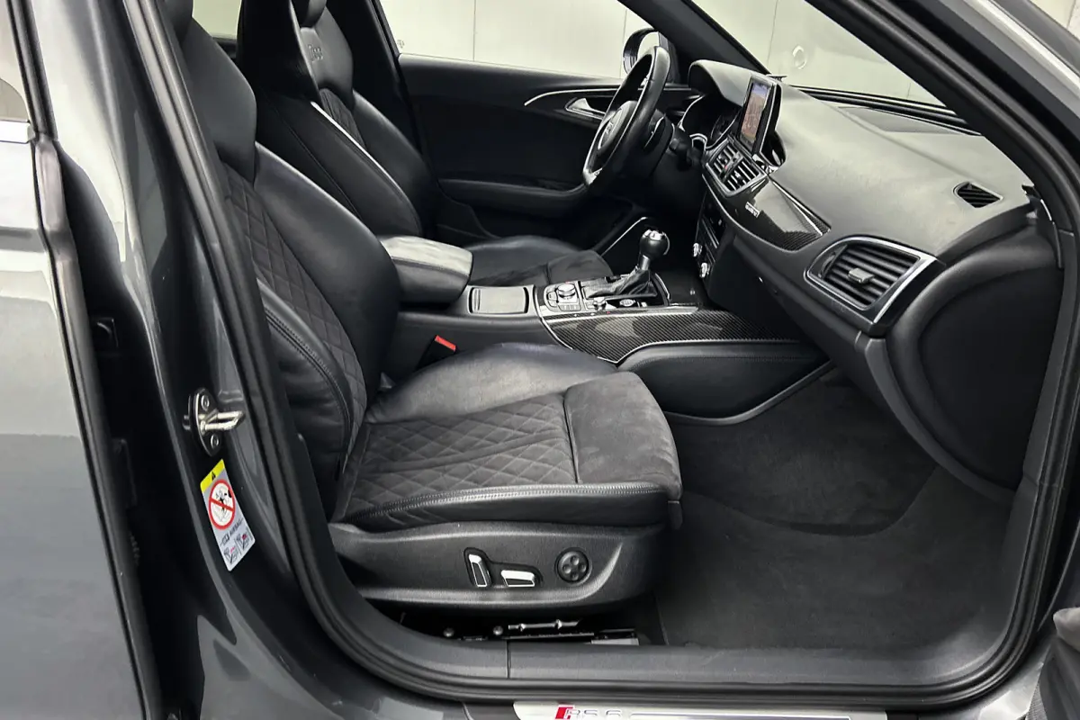4.0 TFSI RS 6 quattro Pro Line Plus | Keramische remschijven | Stoelverwarming | LED