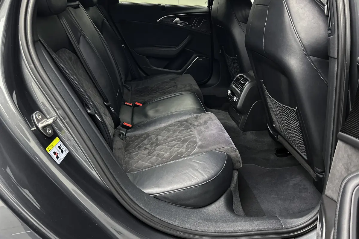 4.0 TFSI RS 6 quattro Pro Line Plus | Keramische remschijven | Stoelverwarming | LED