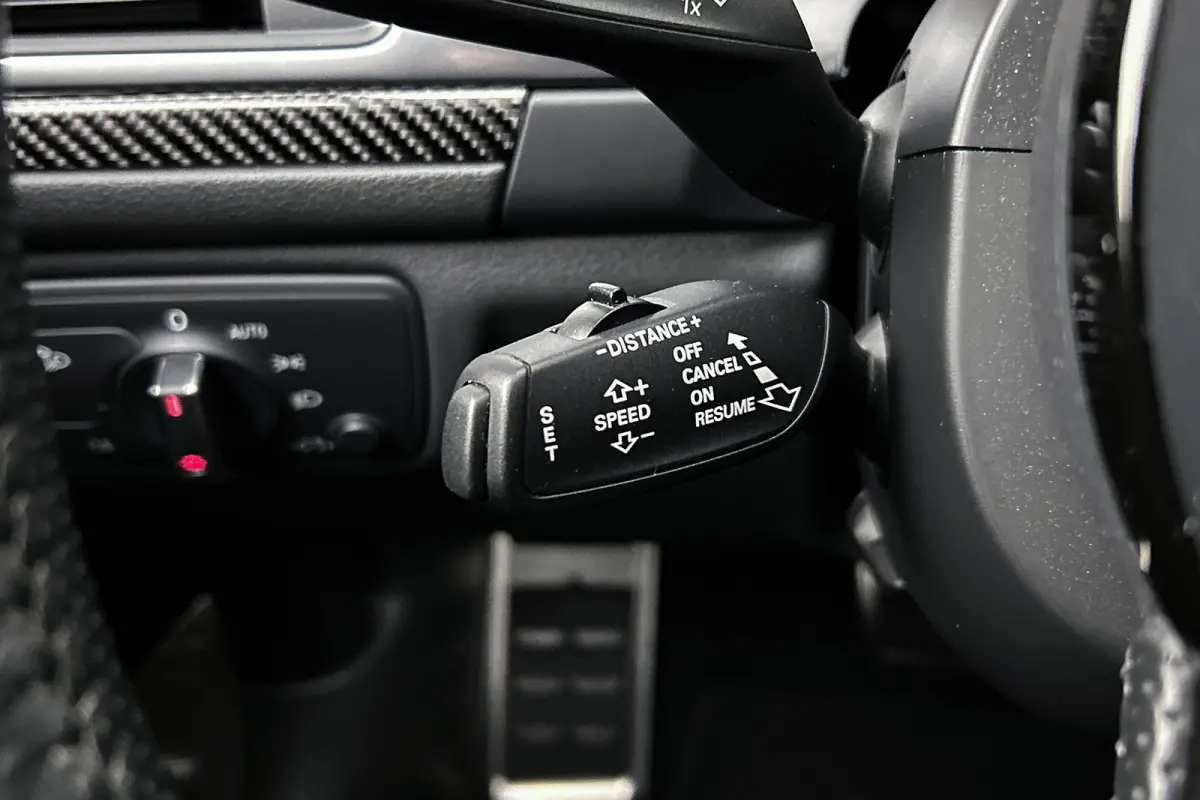 4.0 TFSI RS 6 quattro Pro Line Plus | Keramische remschijven | Stoelverwarming | LED
