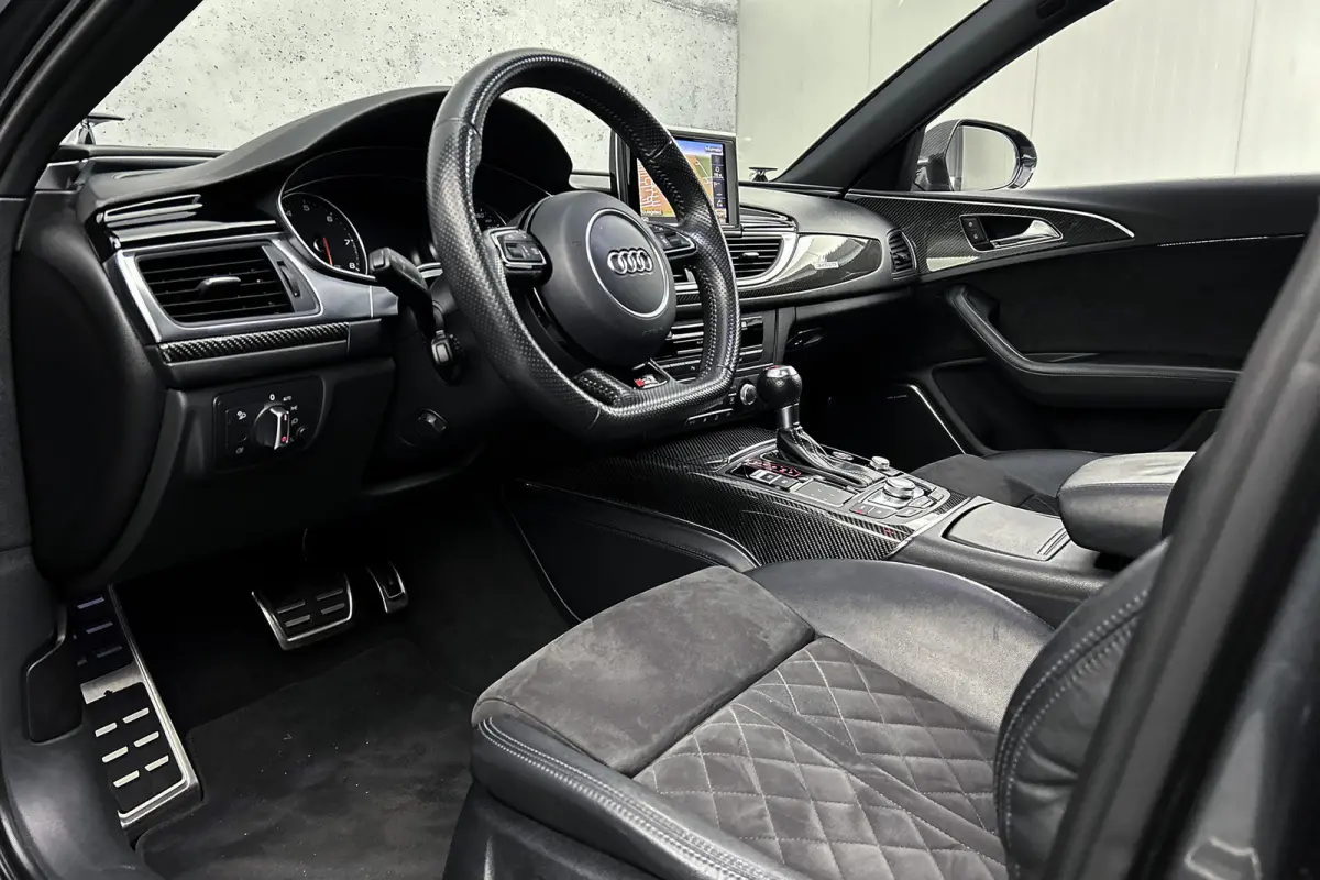 4.0 TFSI RS 6 quattro Pro Line Plus | Keramische remschijven | Stoelverwarming | LED