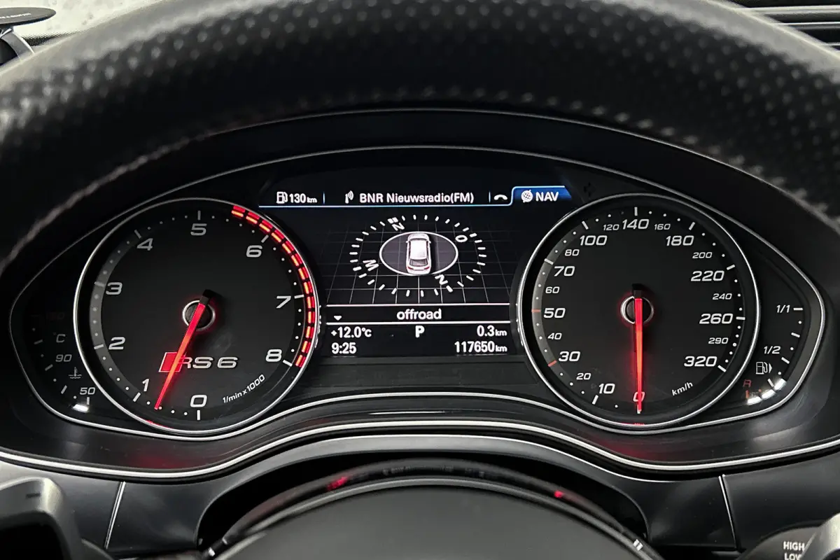 4.0 TFSI RS 6 quattro Pro Line Plus | Keramische remschijven | Stoelverwarming | LED