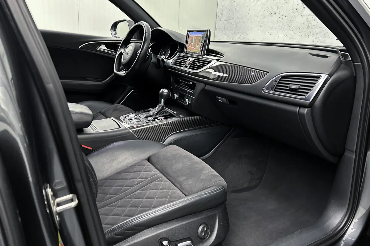 4.0 TFSI RS 6 quattro Pro Line Plus | Keramische remschijven | Stoelverwarming | LED