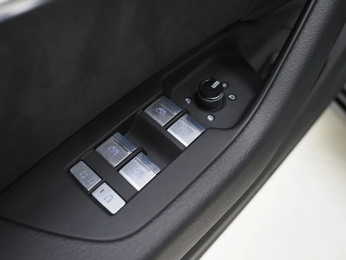 55 TFSI e quattro Competition Full Black | Panoramadak | Leder | B&O Audio | Camera | Stoelverwarming | Cruise | Carplay