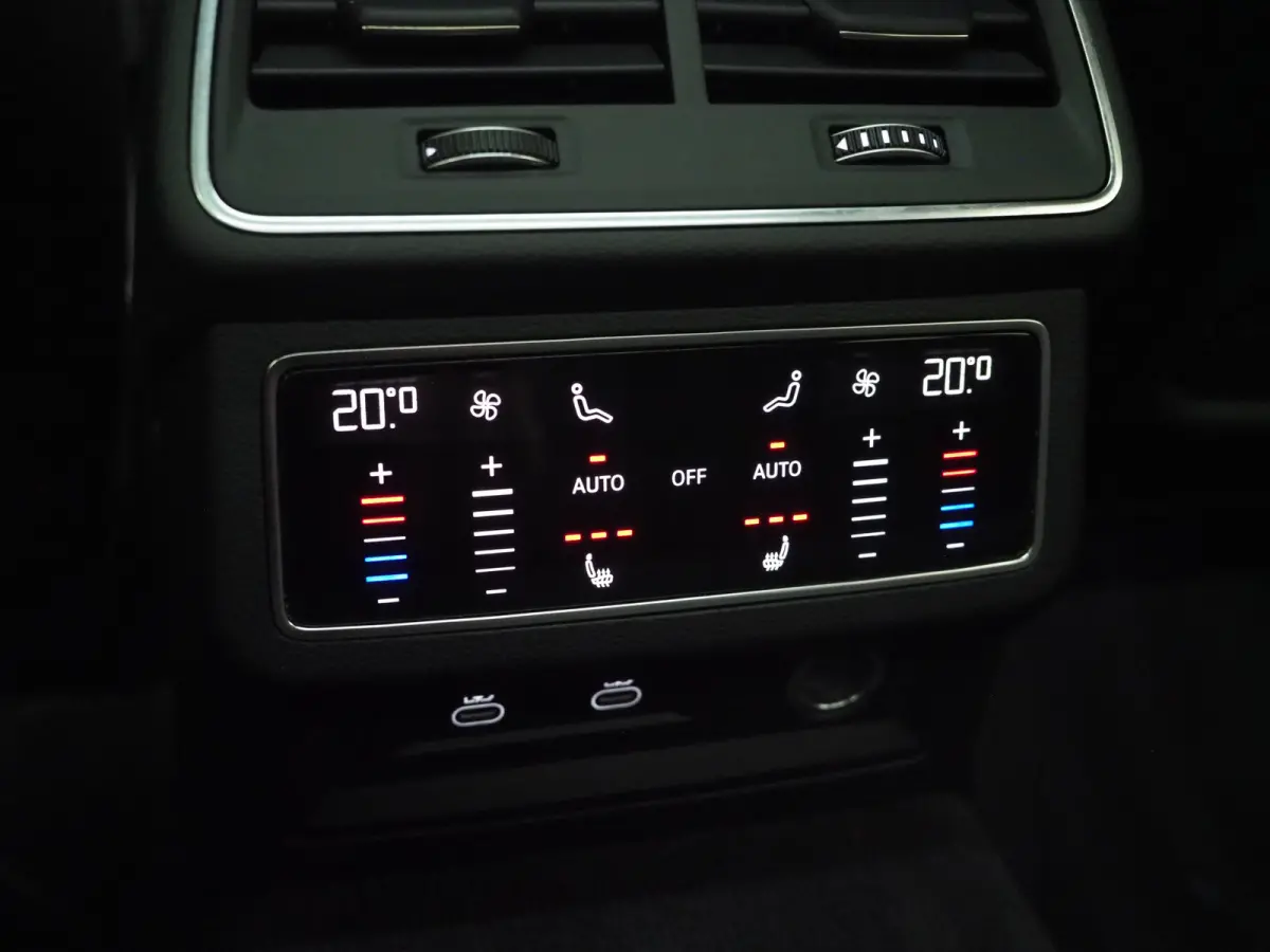 55 TFSI e quattro Competition Full Black | Panoramadak | Leder | B&O Audio | Camera | Stoelverwarming | Cruise | Carplay