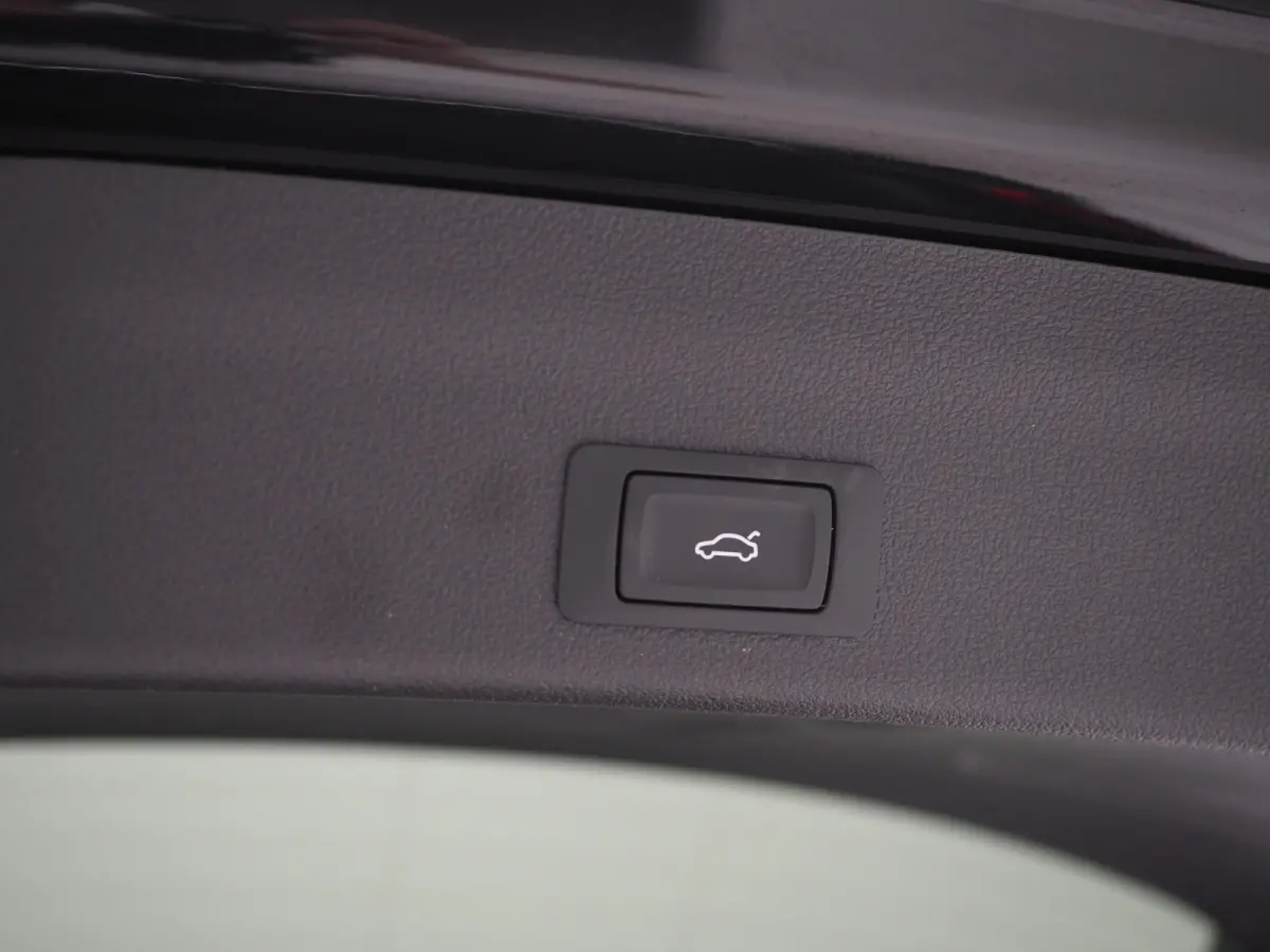 55 TFSI e quattro Competition Full Black | Panoramadak | Leder | B&O Audio | Camera | Stoelverwarming | Cruise | Carplay