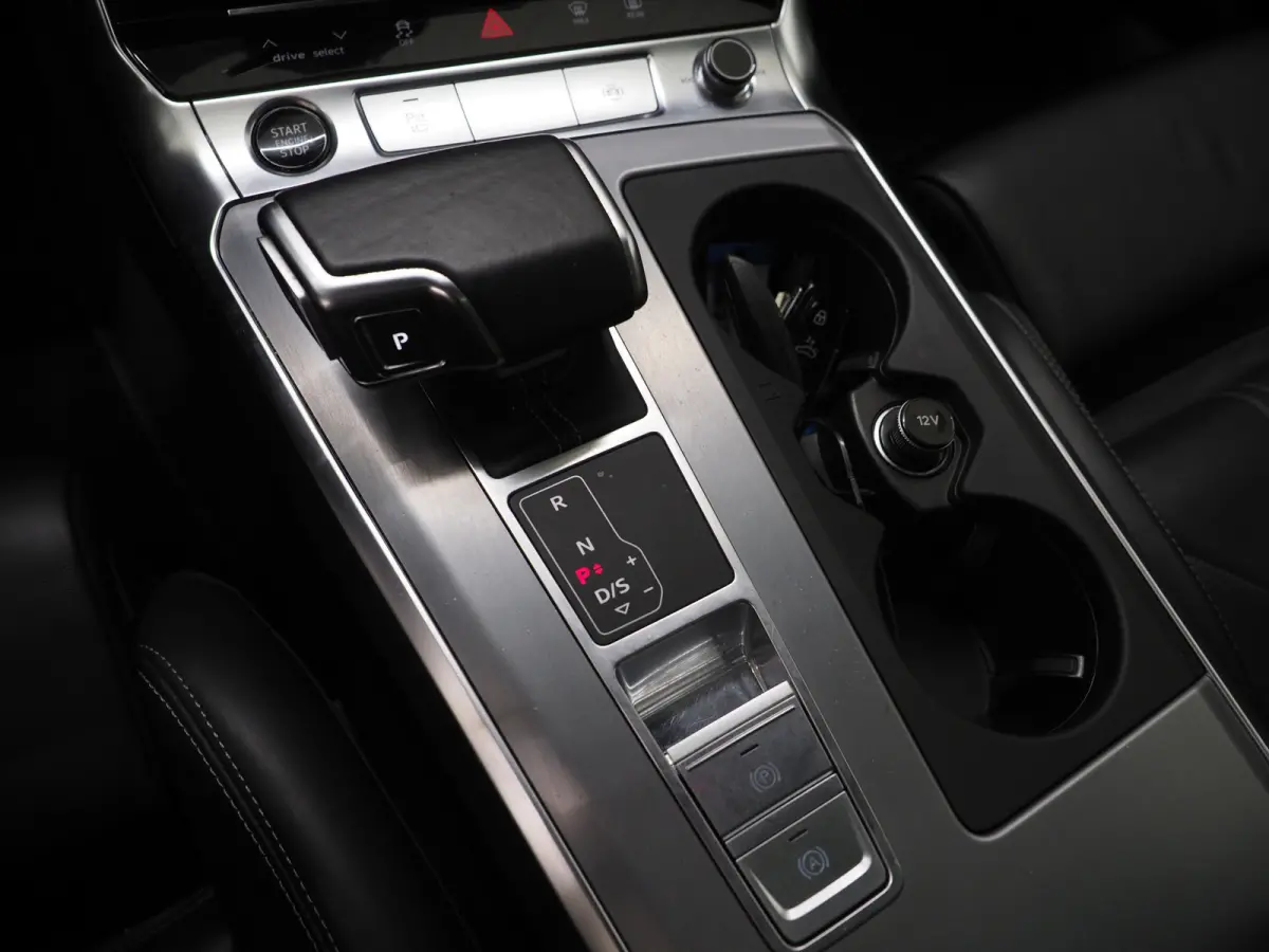 55 TFSI e quattro Competition Full Black | Panoramadak | Leder | B&O Audio | Camera | Stoelverwarming | Cruise | Carplay