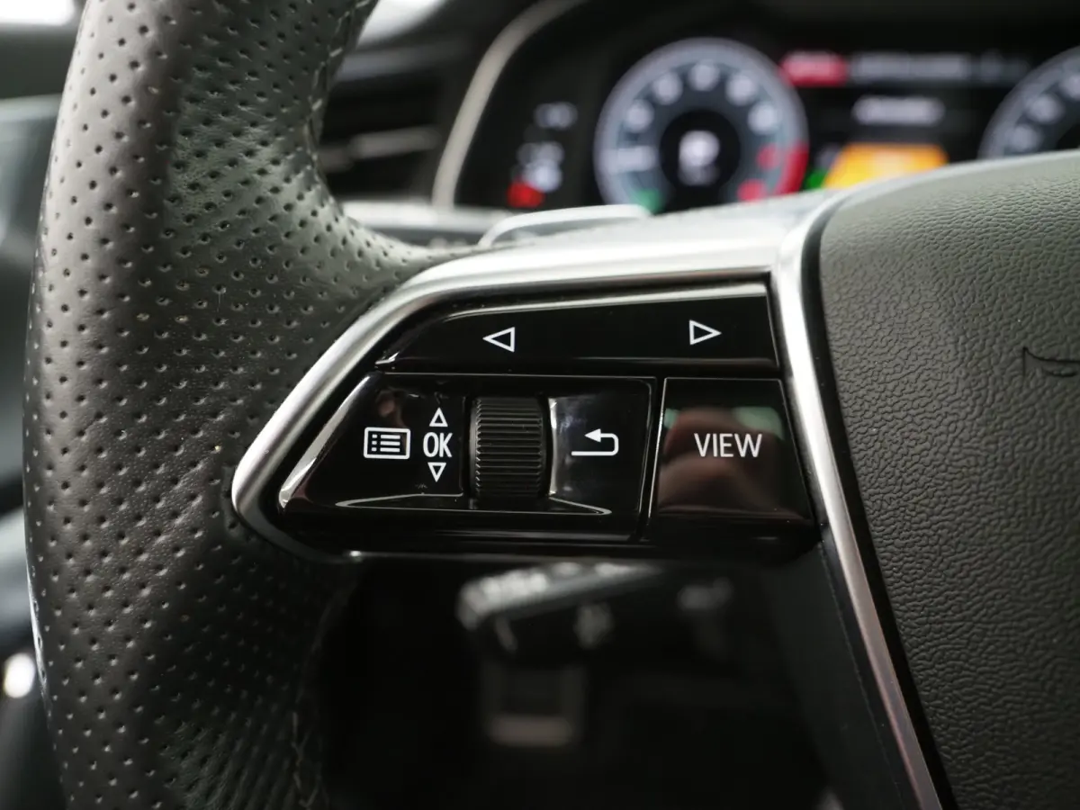 55 TFSI e quattro Competition Full Black | Panoramadak | Leder | B&O Audio | Camera | Stoelverwarming | Cruise | Carplay