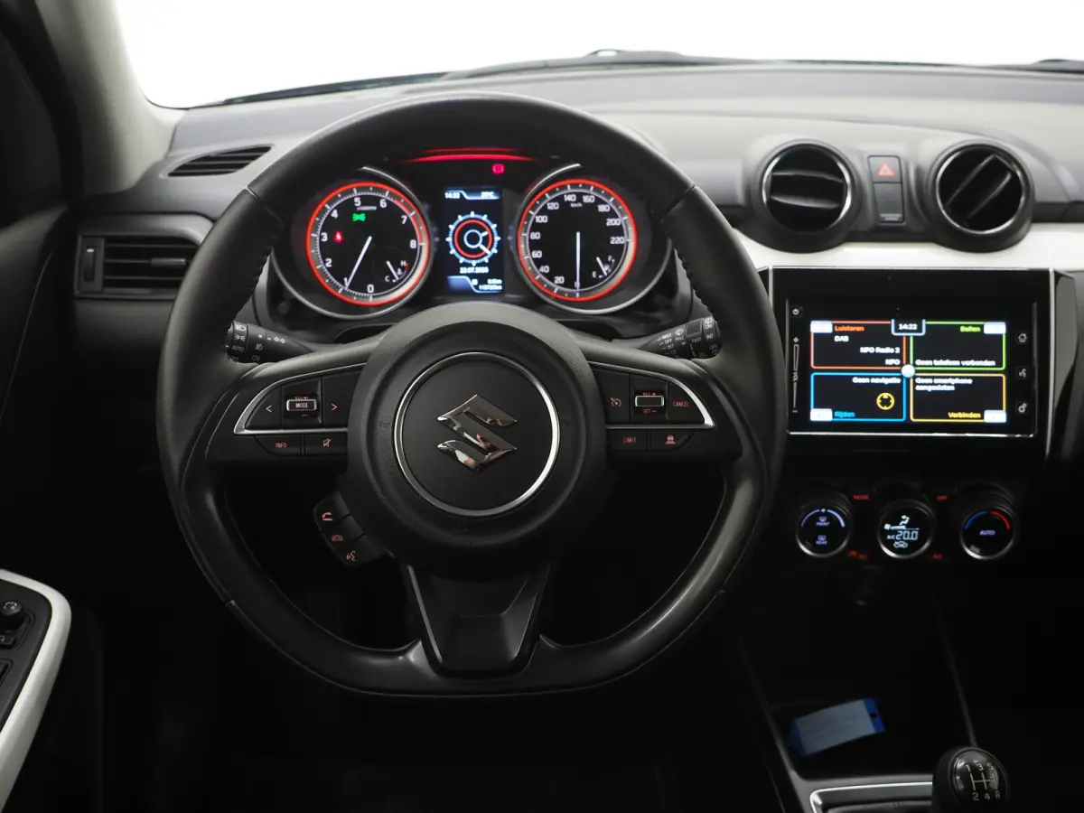 1.0 Style Smart Hybrid | Camera | Stoelverwarming | Keyless | Adaptive Cruise | Climate | LED | Carplay