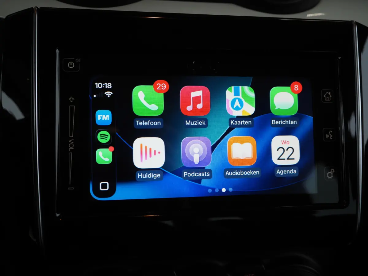 1.0 Style Smart Hybrid | Camera | Stoelverwarming | Keyless | Adaptive Cruise | Climate | LED | Carplay